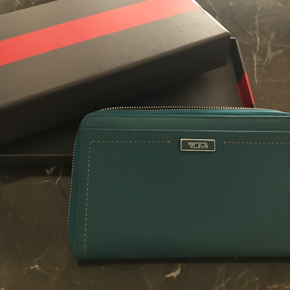 Tumi wallet clutch